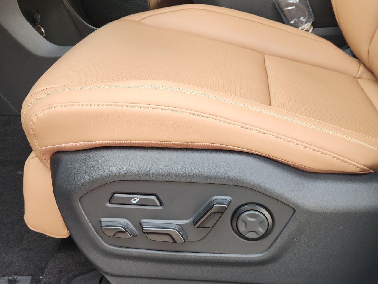 New 2026 W6H White Hyundai Calligraphy image 25