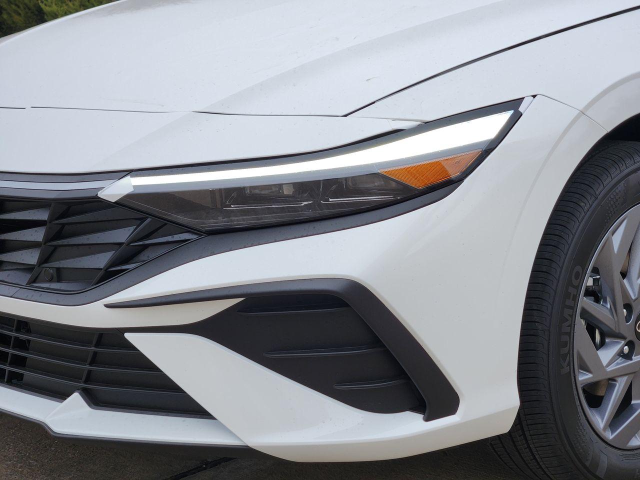 New 2026 W6H White Hyundai Blue image 6