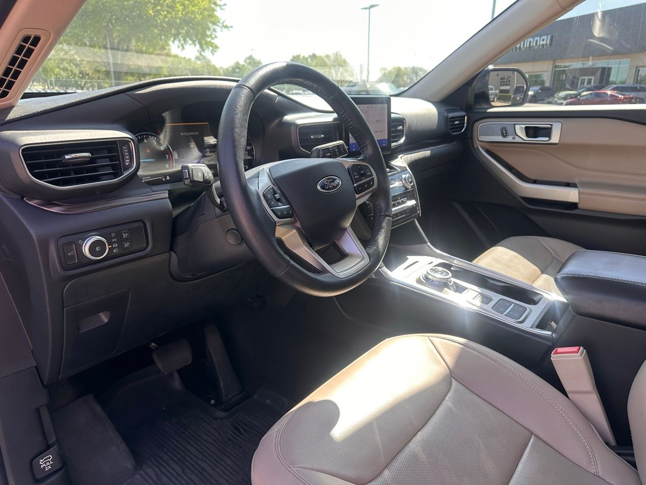 Used 2021 Oxford White Ford Limited image 27