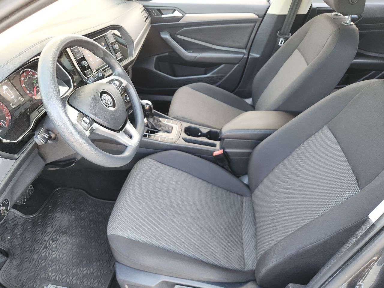 Used 2020 Pyrite Silver Volkswagen 1.4T S image 9