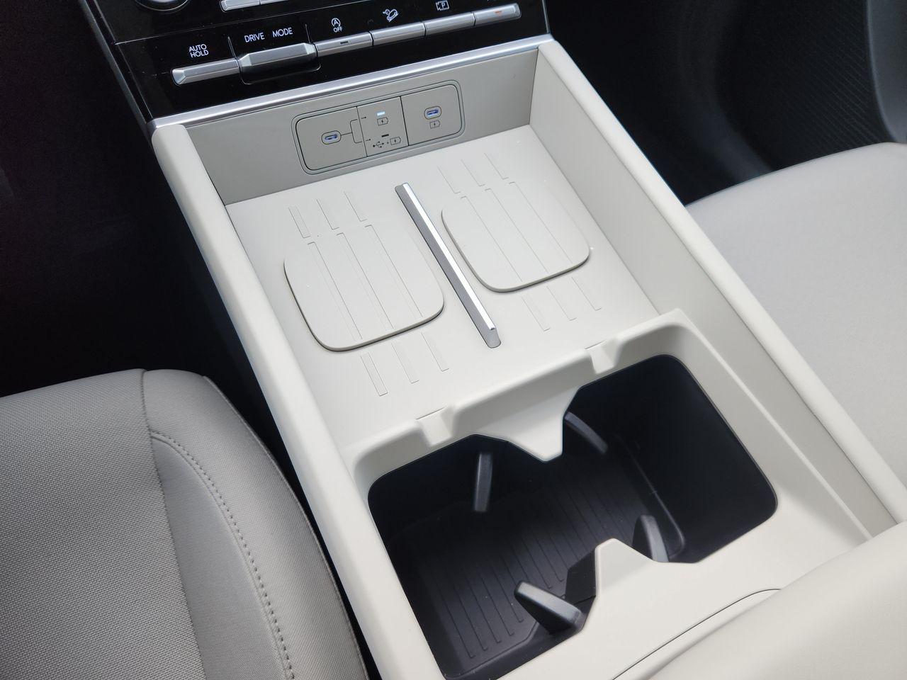 New 2027 Phantom Black Hyundai SE FWD image 17