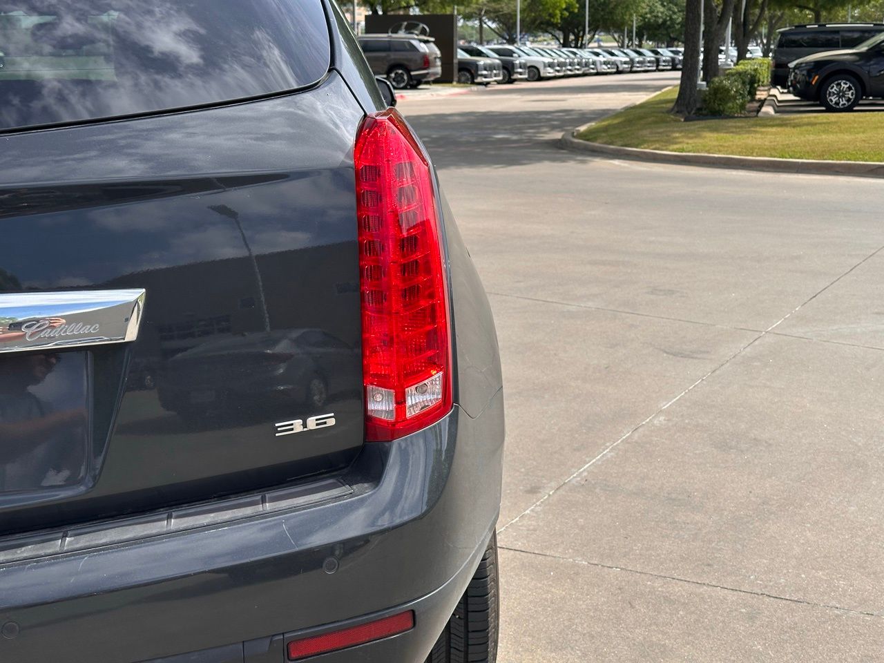 Used 2016 Graphite CADILLAC Luxury image 15