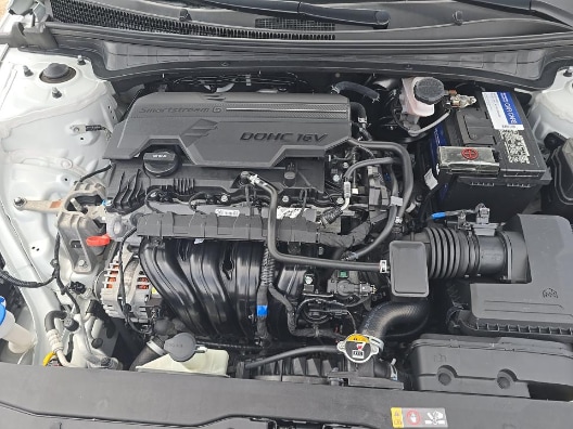 Used 2023 Quartz White Hyundai SEL image 18