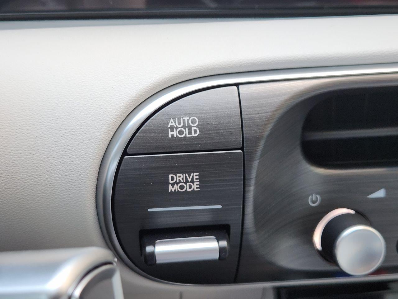 New 2027 Creamy White Pearl Hyundai Blue SEL 7P image 16