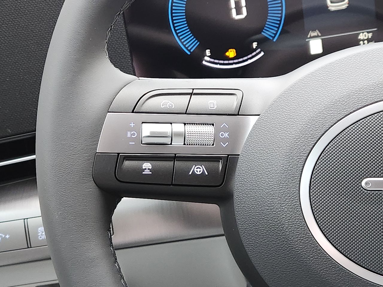 New 2026 SAW White Hyundai SEL Sport FWD image 26