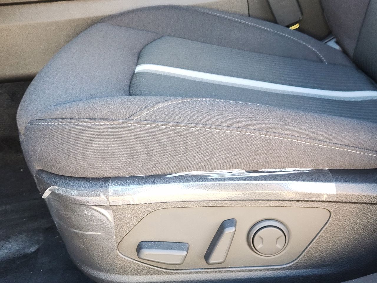 New 2026 T4A Silver Hyundai SEL Sport image 24