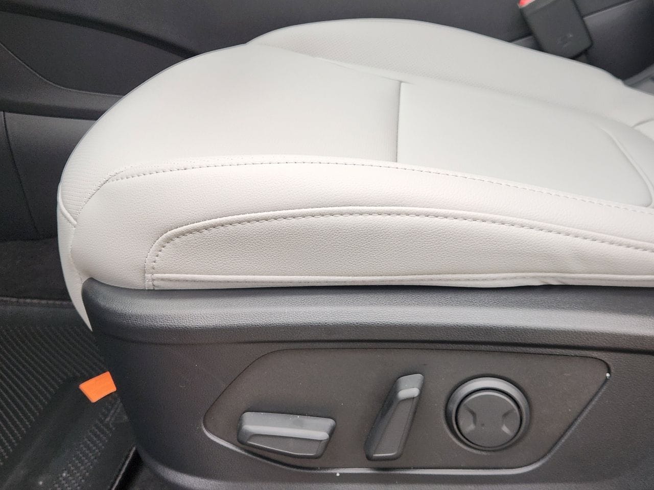 New 2026 S3B Black Hyundai SEL Activity FWD image 22