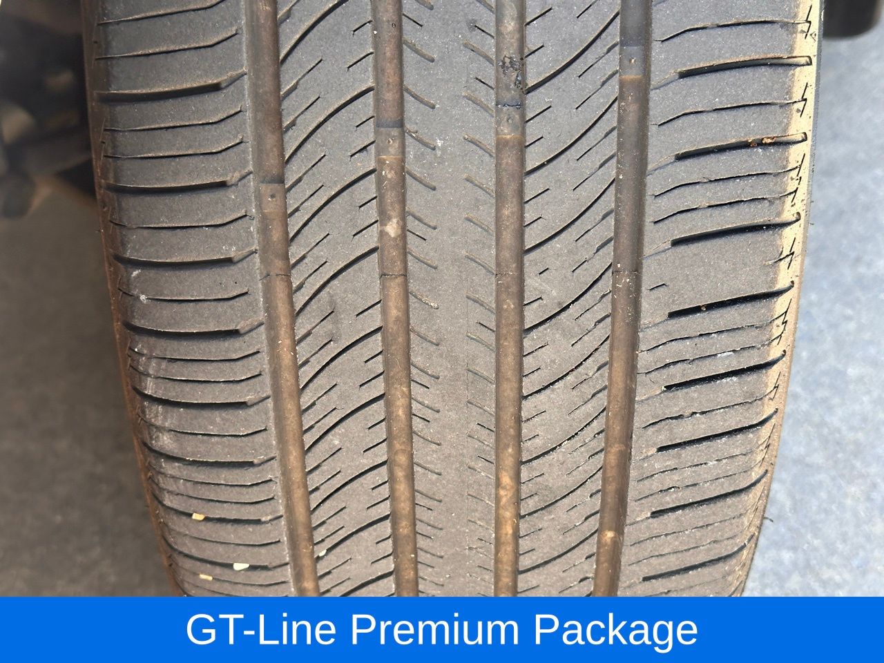 Used 2025 Wolf Gray Kia GT-Line image 3