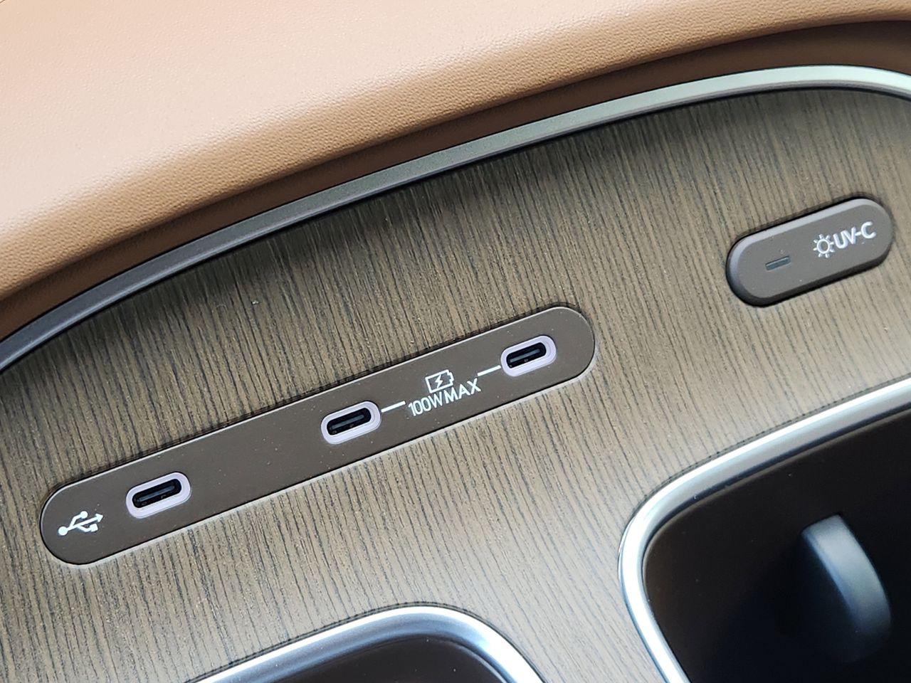 New 2026 WC9 White Hyundai Calligraphy FWD image 19