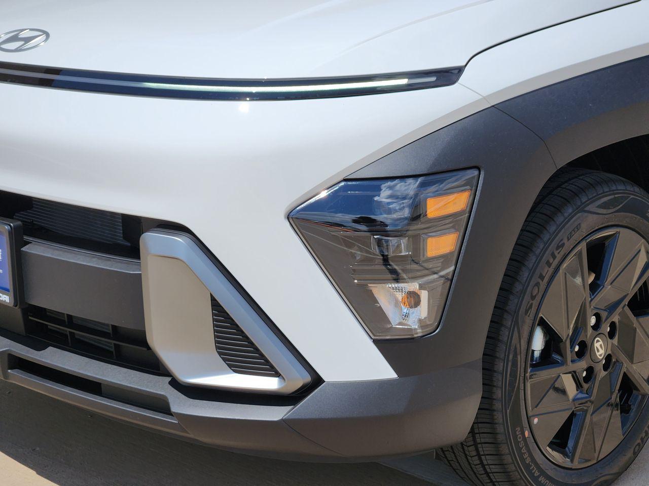 New 2027 Atlas White Hyundai SEL Sport FWD image 6