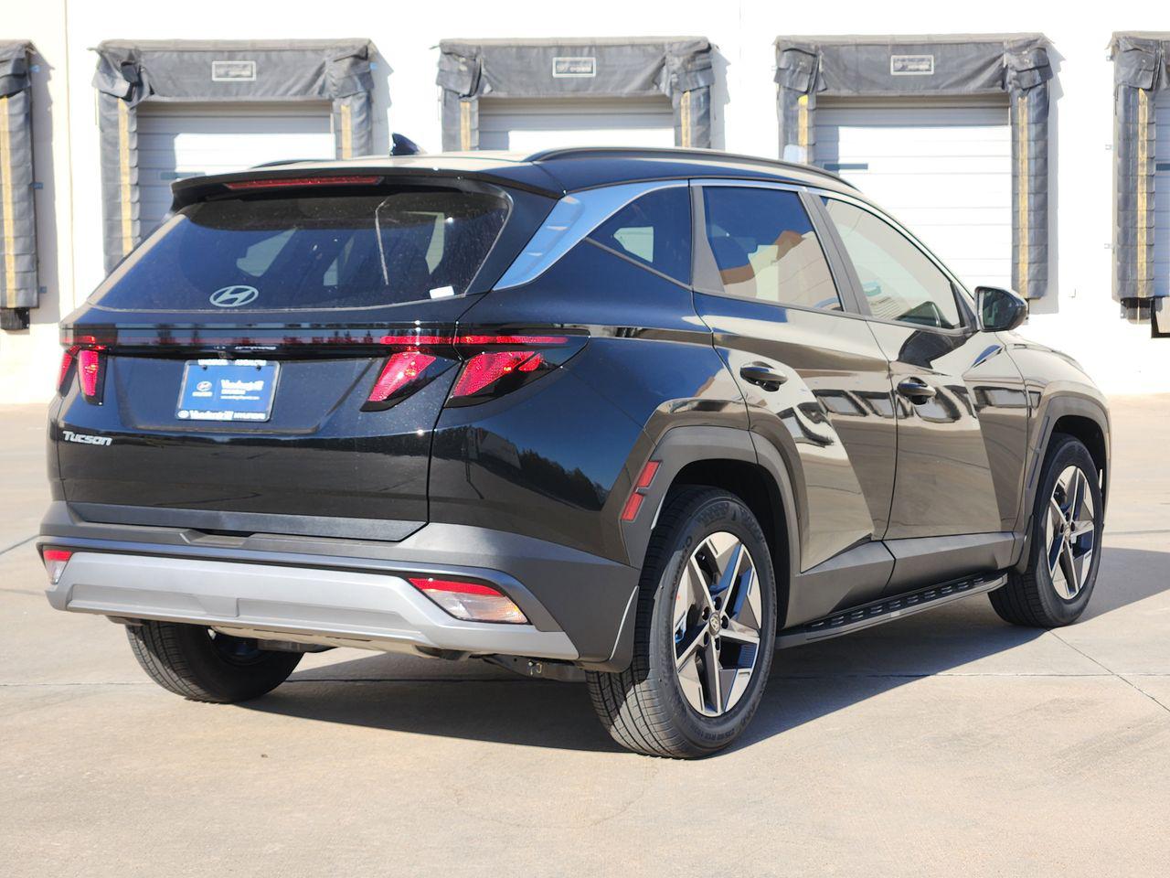 New 2026 Phantom Black Hyundai SEL FWD image 4