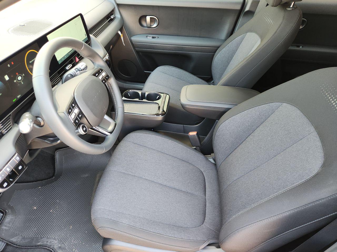 New 2027 Cyber Gray Hyundai SE image 9