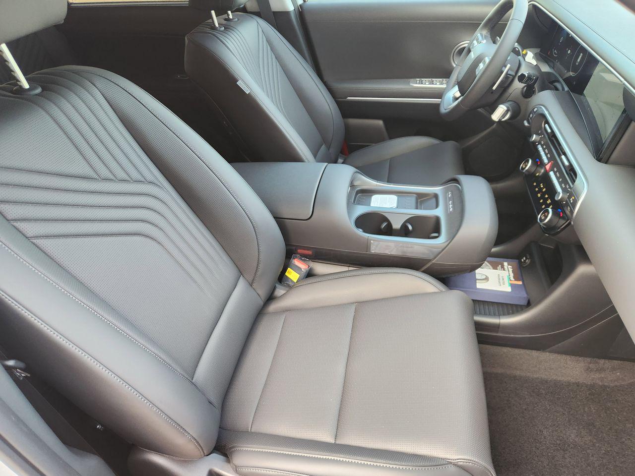 New 2026 WC9 White Hyundai SEL FWD image 10