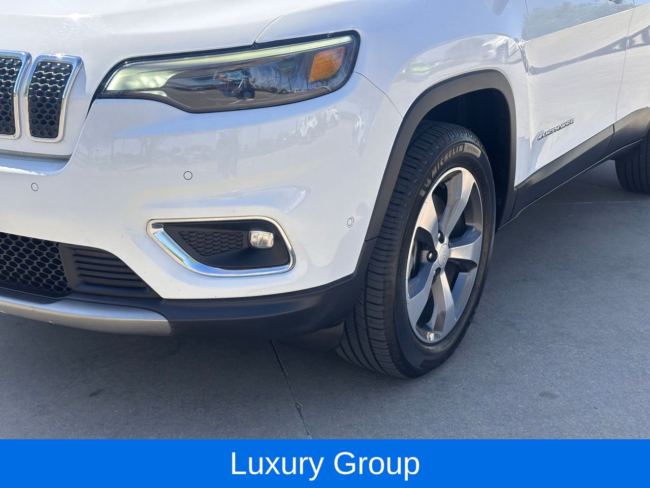 Used 2020 Bright White Jeep Limited image 5