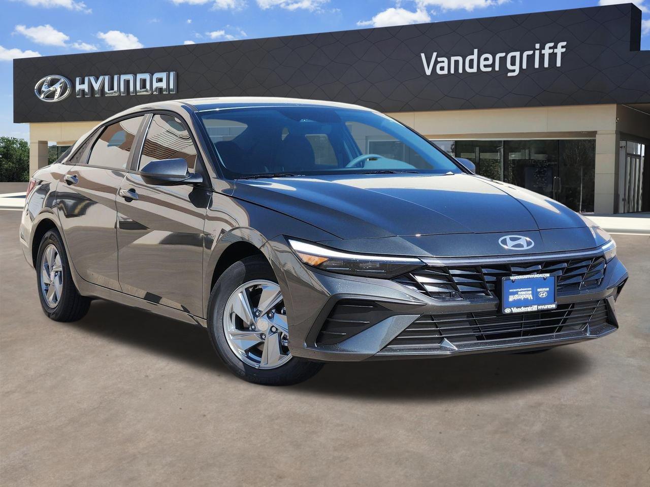 New 2026 Hyundai Elantra SE