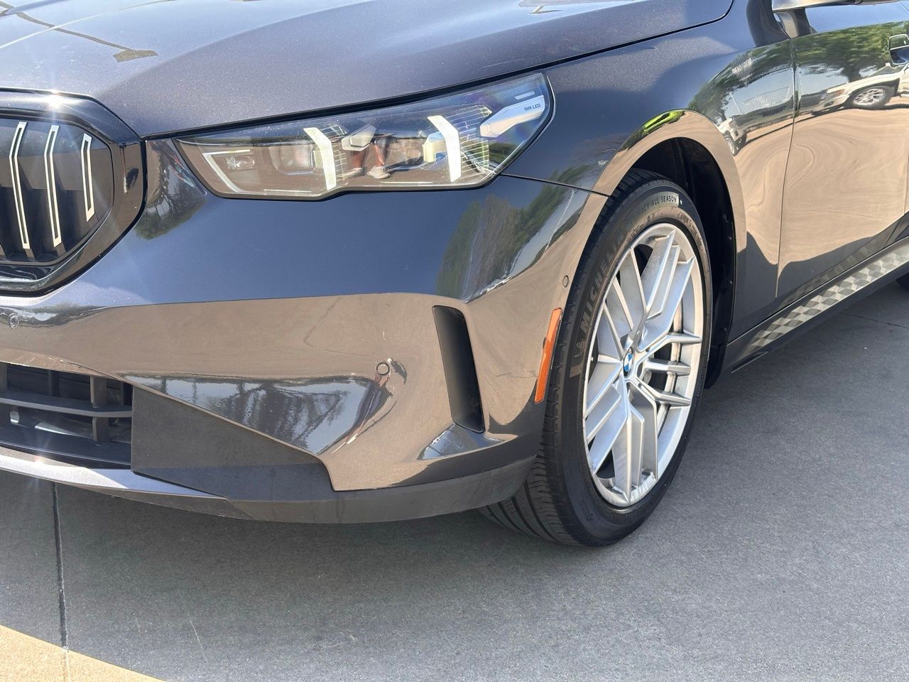 Used 2024 Dark Graphite BMW 530i image 9