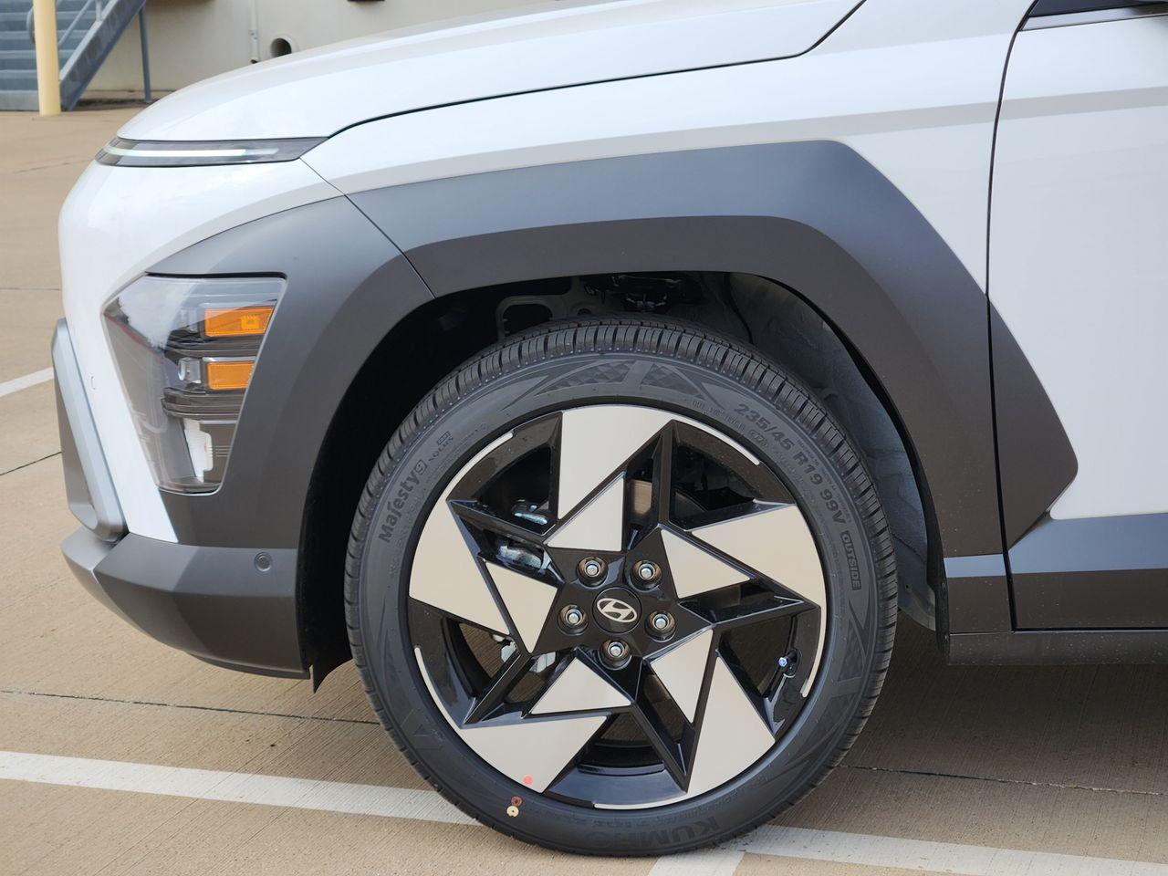 New 2026 SAW White Hyundai Limited FWD image 5