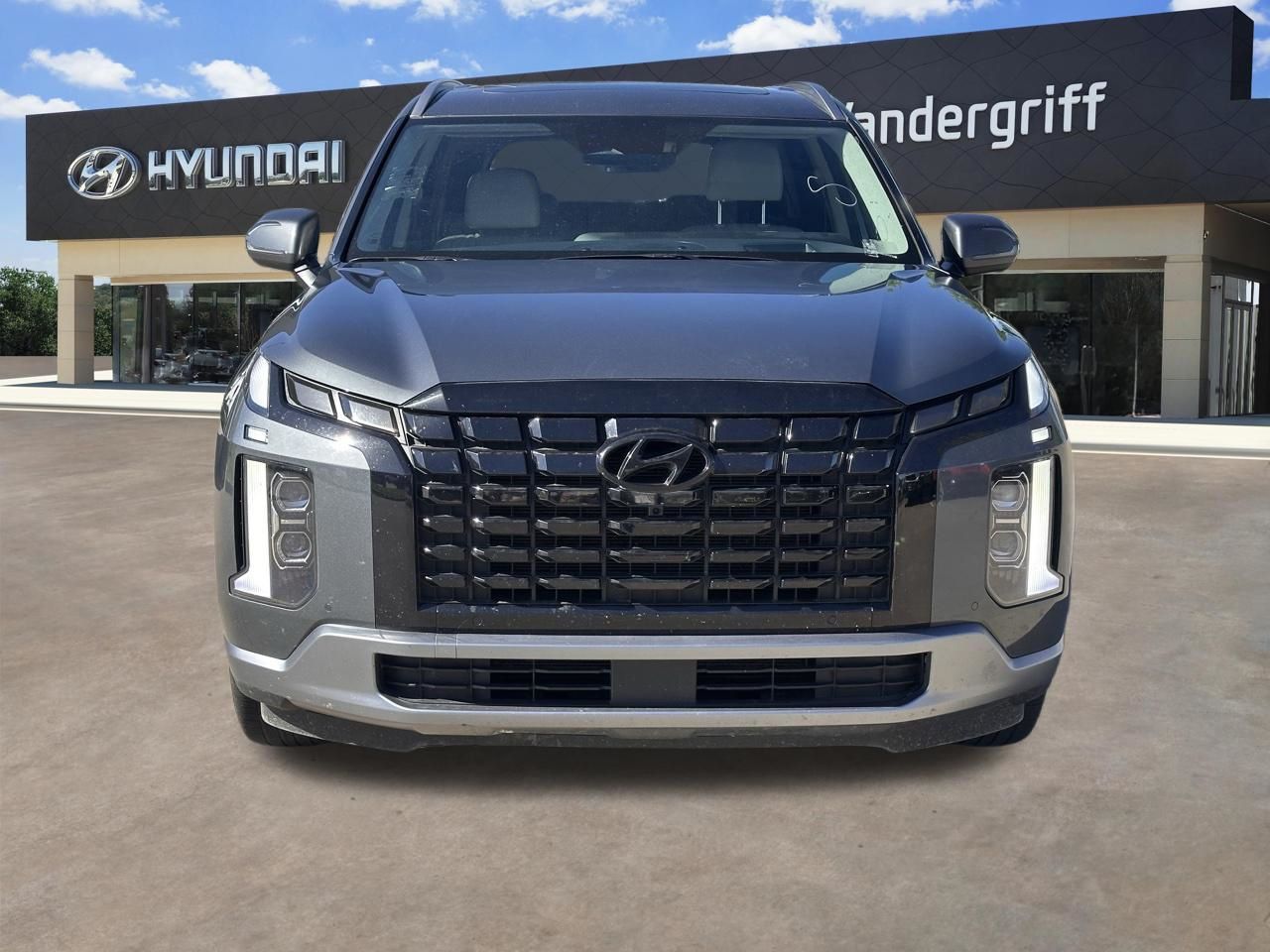 Used 2025 Graphite Hyundai Limited image 7
