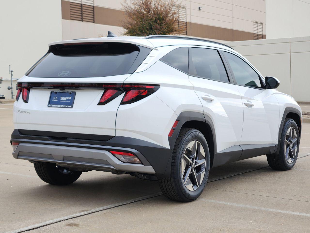 New 2026 W6H White Hyundai SEL FWD image 4