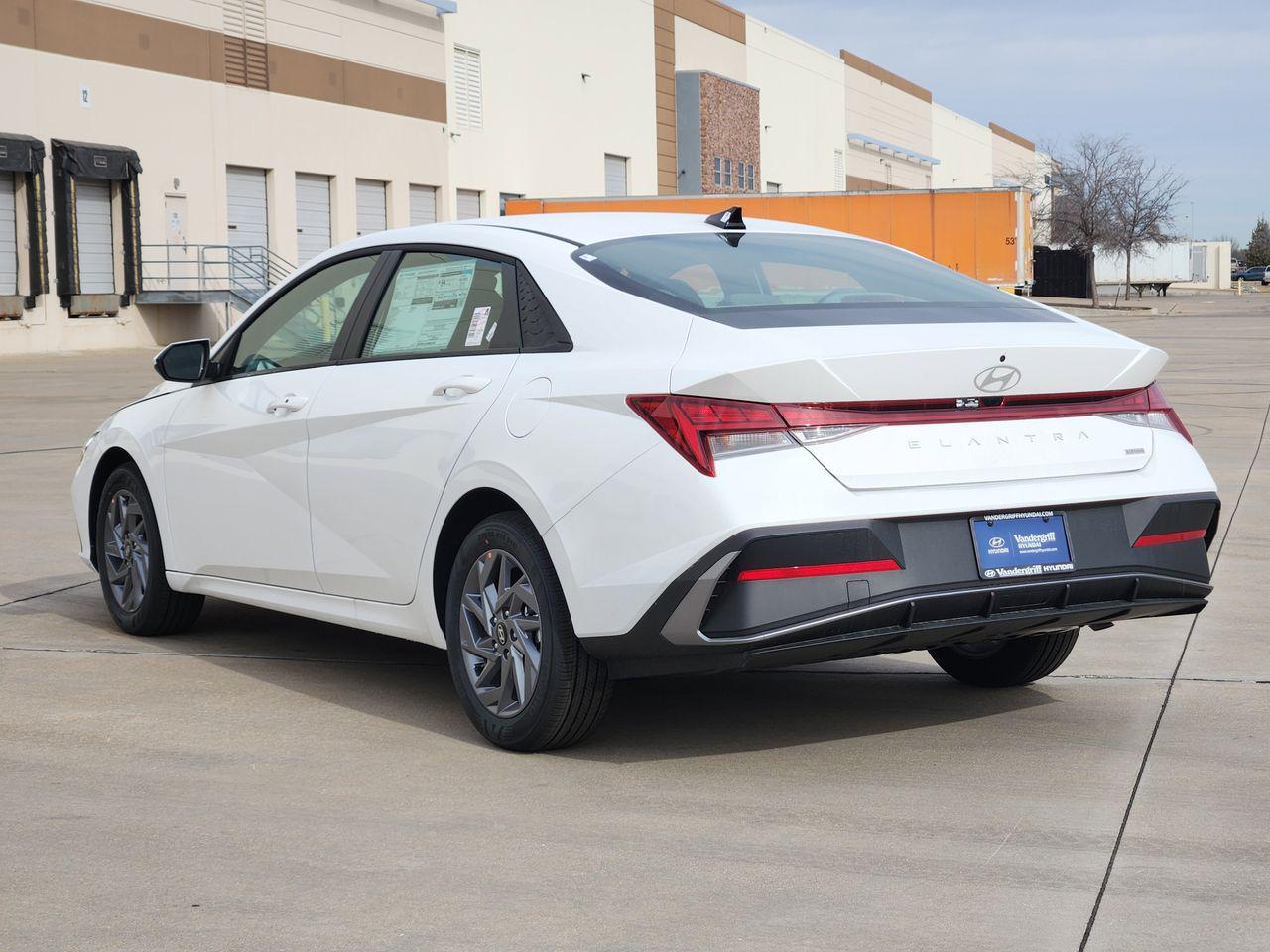 New 2026 W6H White Hyundai Blue image 3