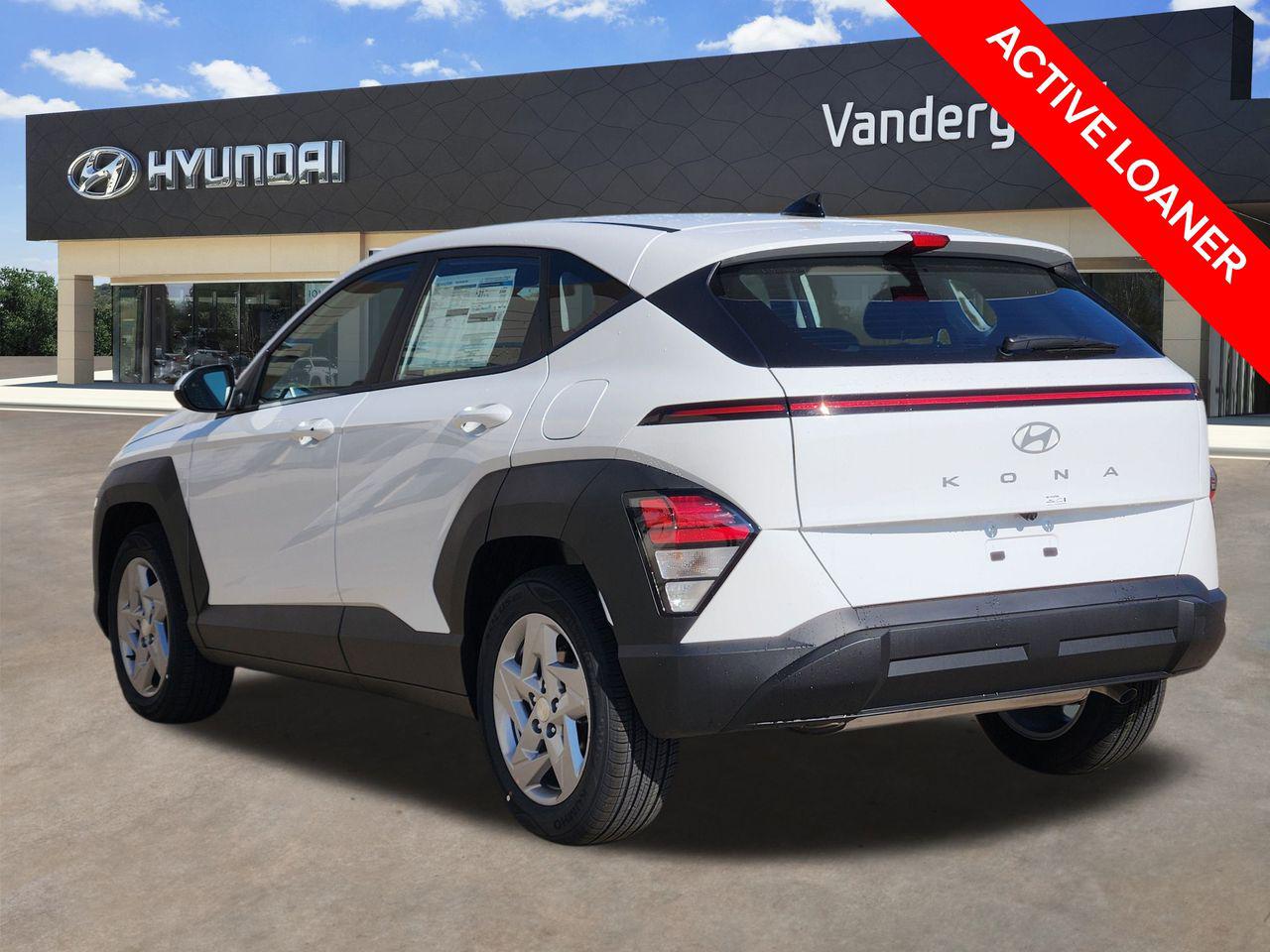 New 2026 SAW White Hyundai SE FWD image 3