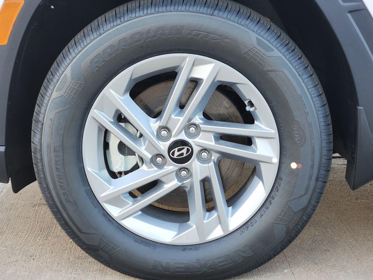 New 2026 W6H White Hyundai SE FWD image 7