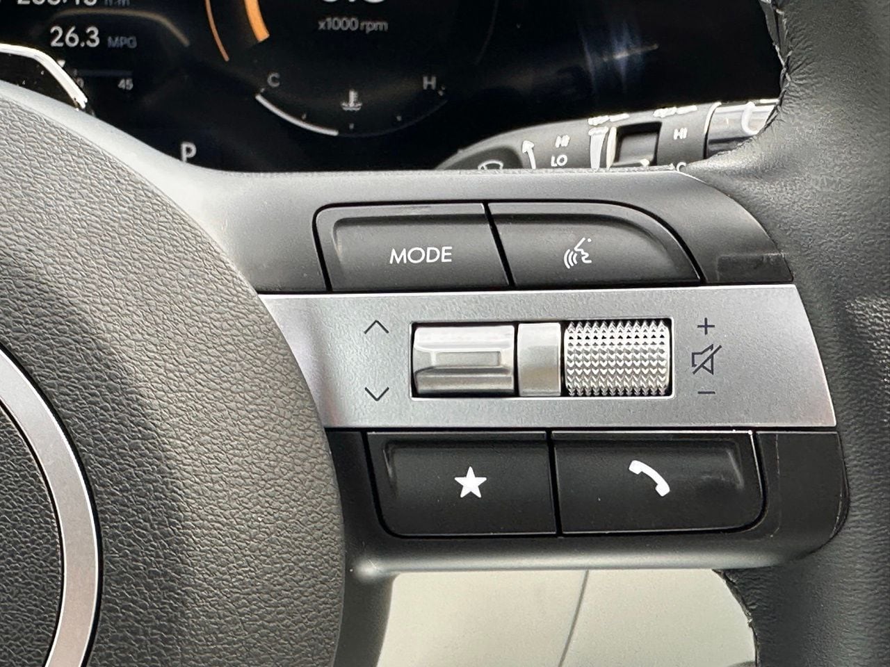 Used 2025 Ultimate Red Hyundai SEL Convenience image 25