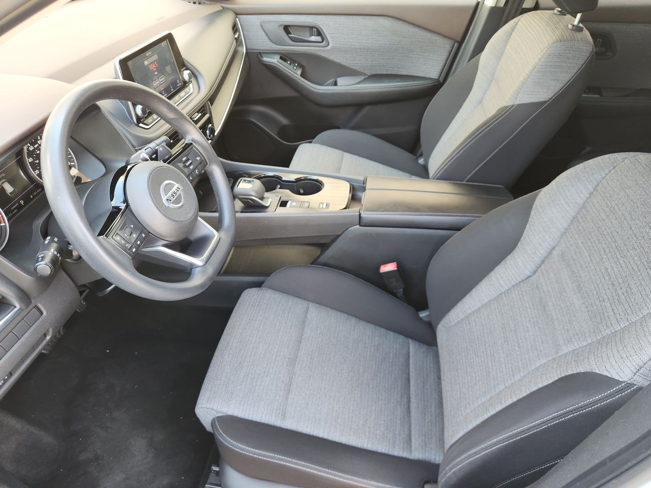 Used 2021 Glacier White Nissan S image 8