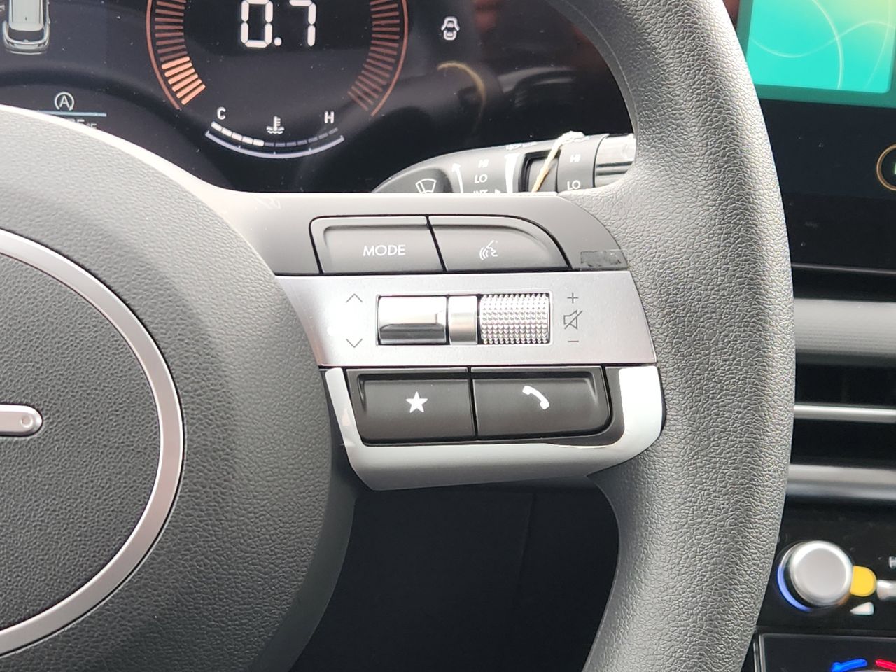 New 2026 W6H White Hyundai SEL FWD image 25