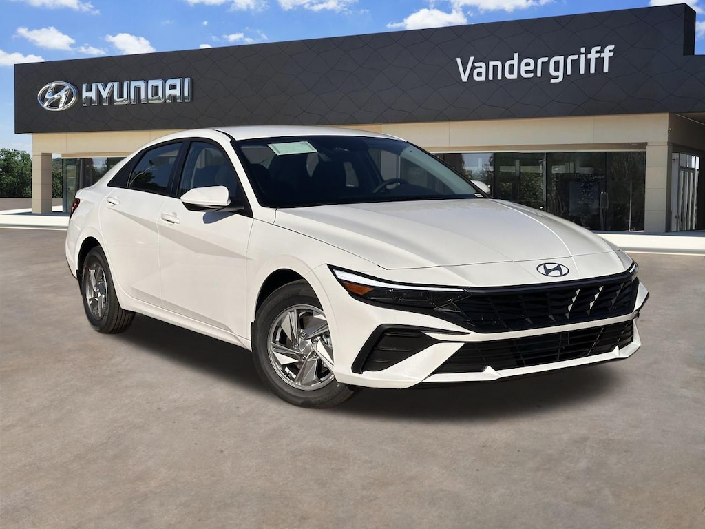 New 2025 Hyundai Elantra SE Sedan