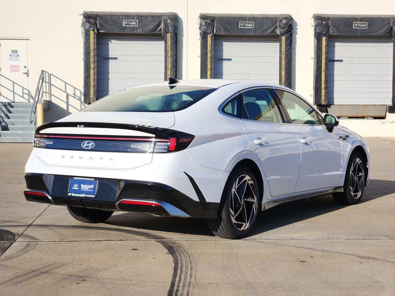 New 2026 W6H White Hyundai SEL Sport image 4