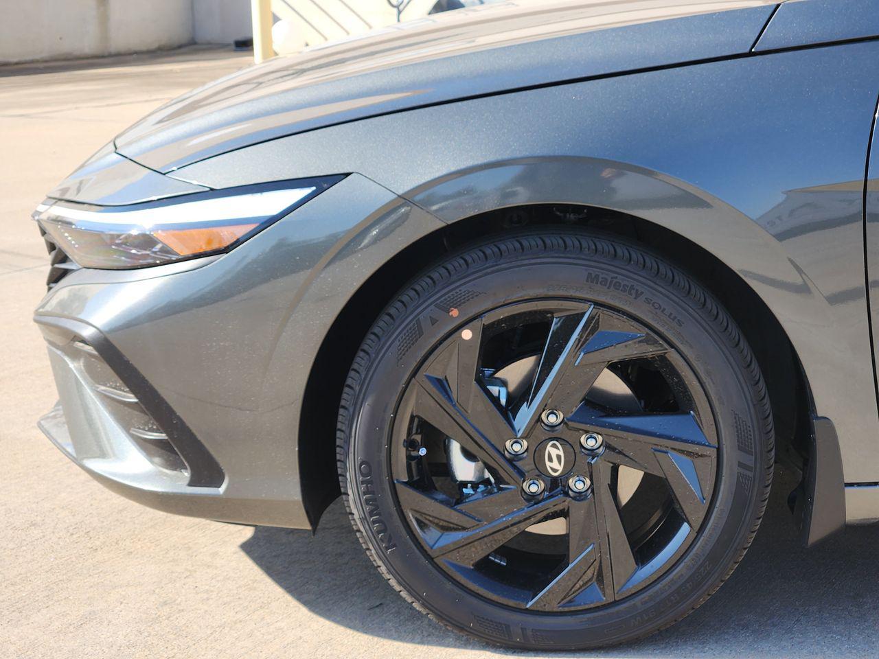 New 2026 A5G Gray Hyundai SEL Sport image 5