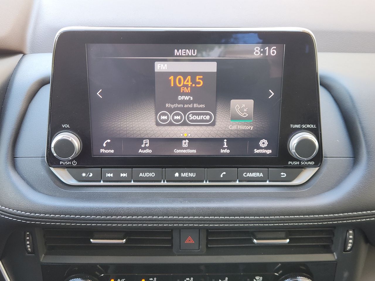 Used 2021 Glacier White Nissan S image 12