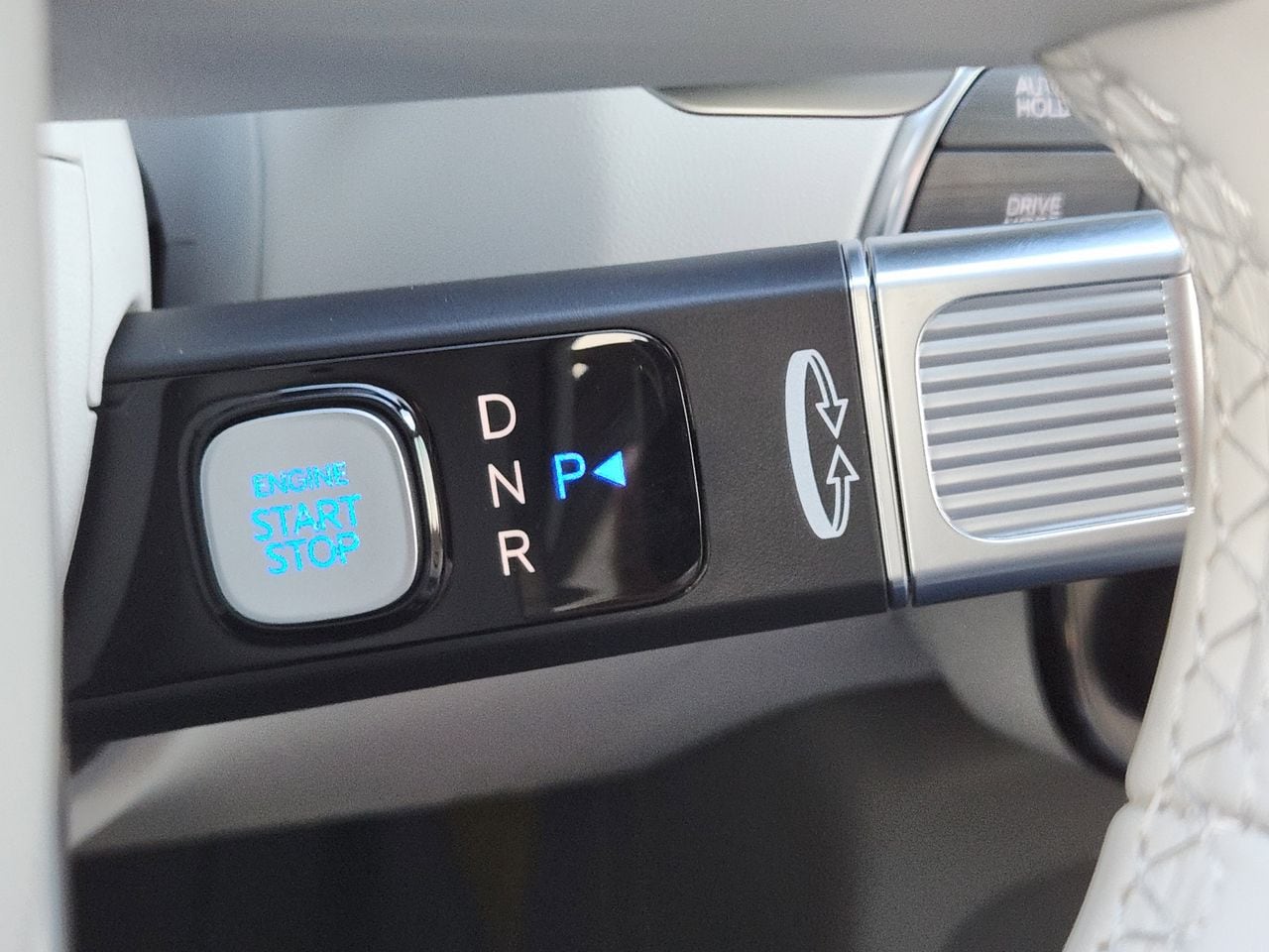 New 2026 CRP Brown Hyundai Limited FWD image 17