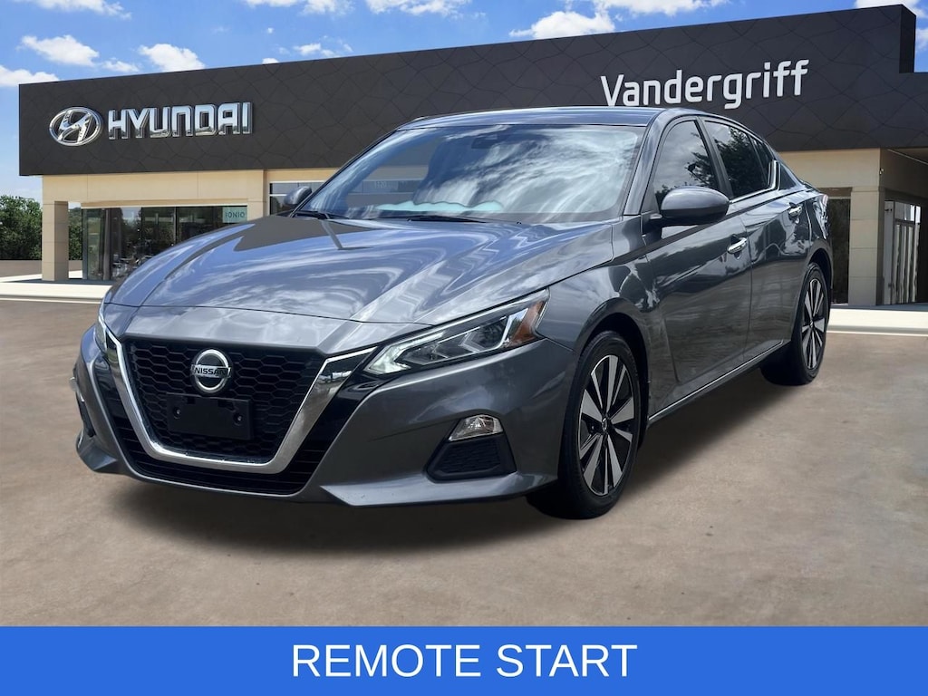 Used 2021 Nissan Altima 2.5 SV Sedan