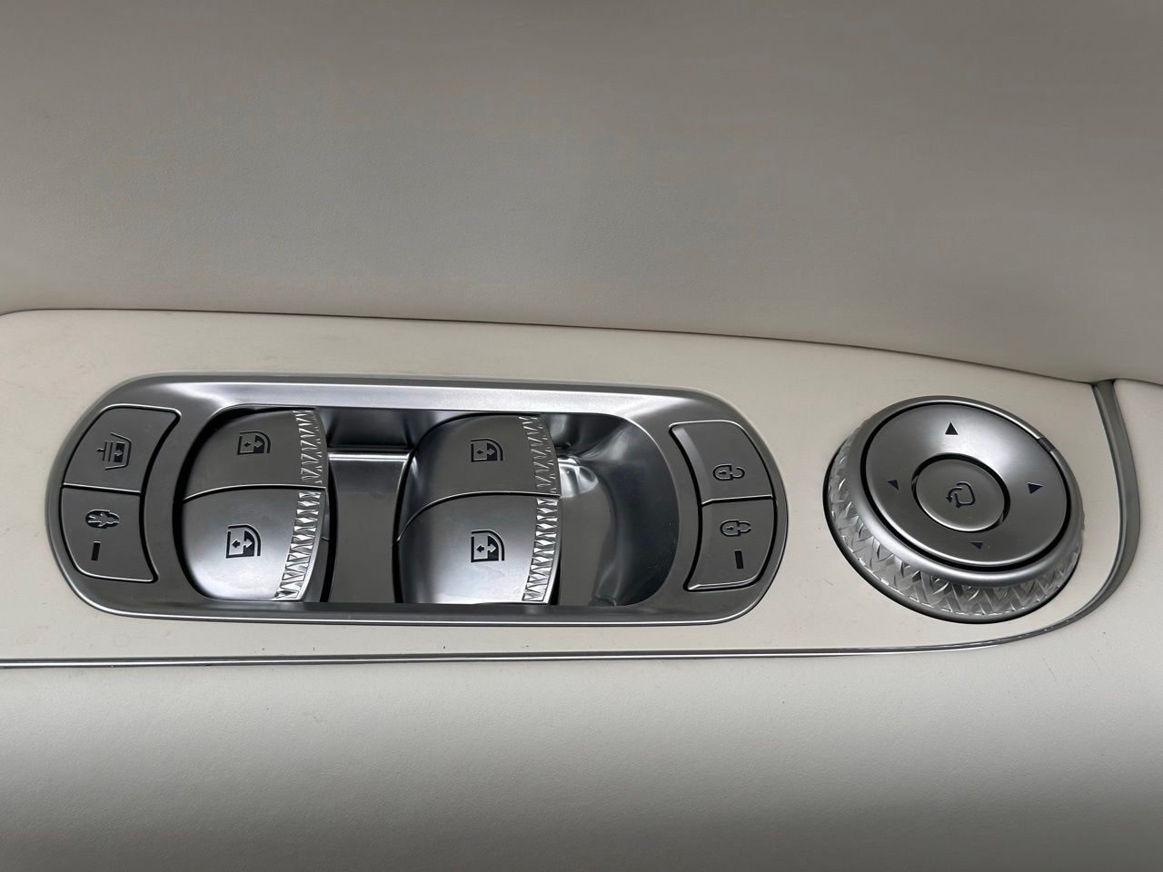 Used 2025 Vik Black Genesis 3.5T e-SC image 26