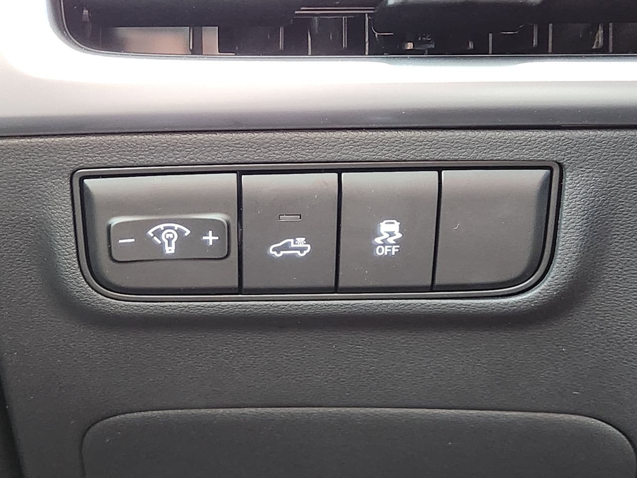 New 2026 NT2 Gray Hyundai SEL Activity FWD image 20