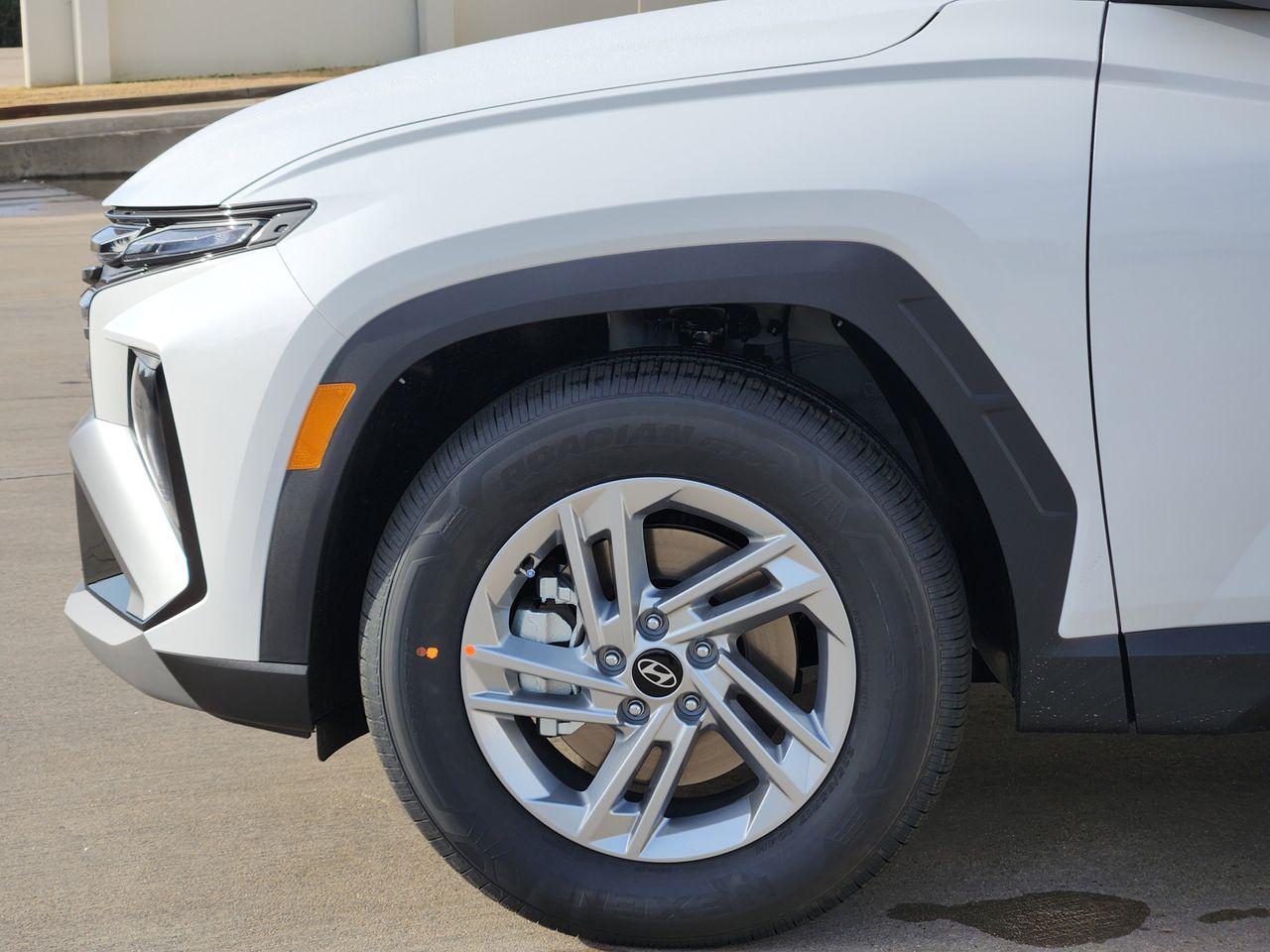 New 2026 W6H White Hyundai SE FWD image 5