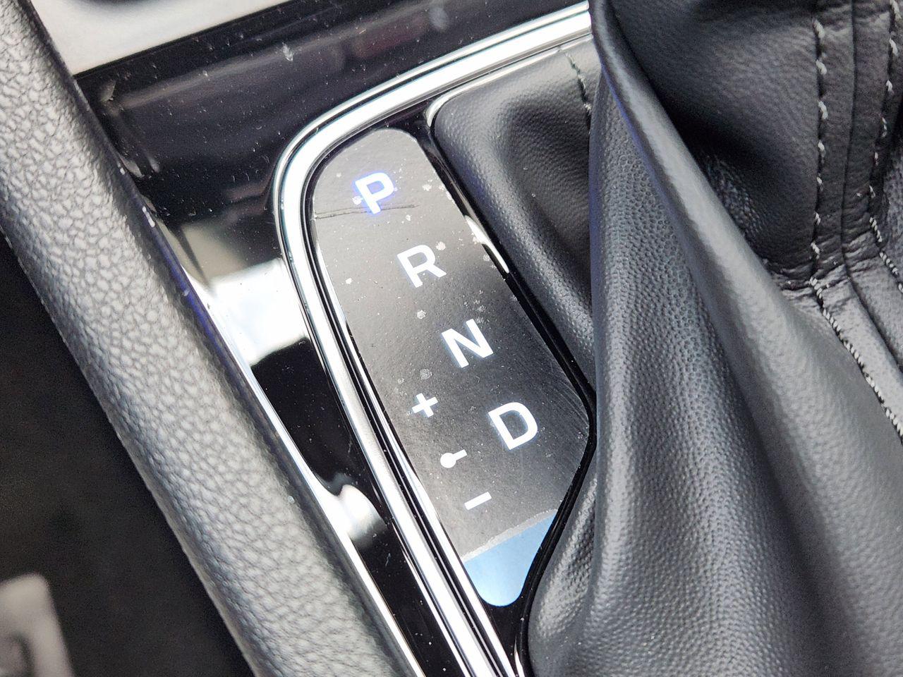 New 2026 SAW White Hyundai SEL FWD image 18