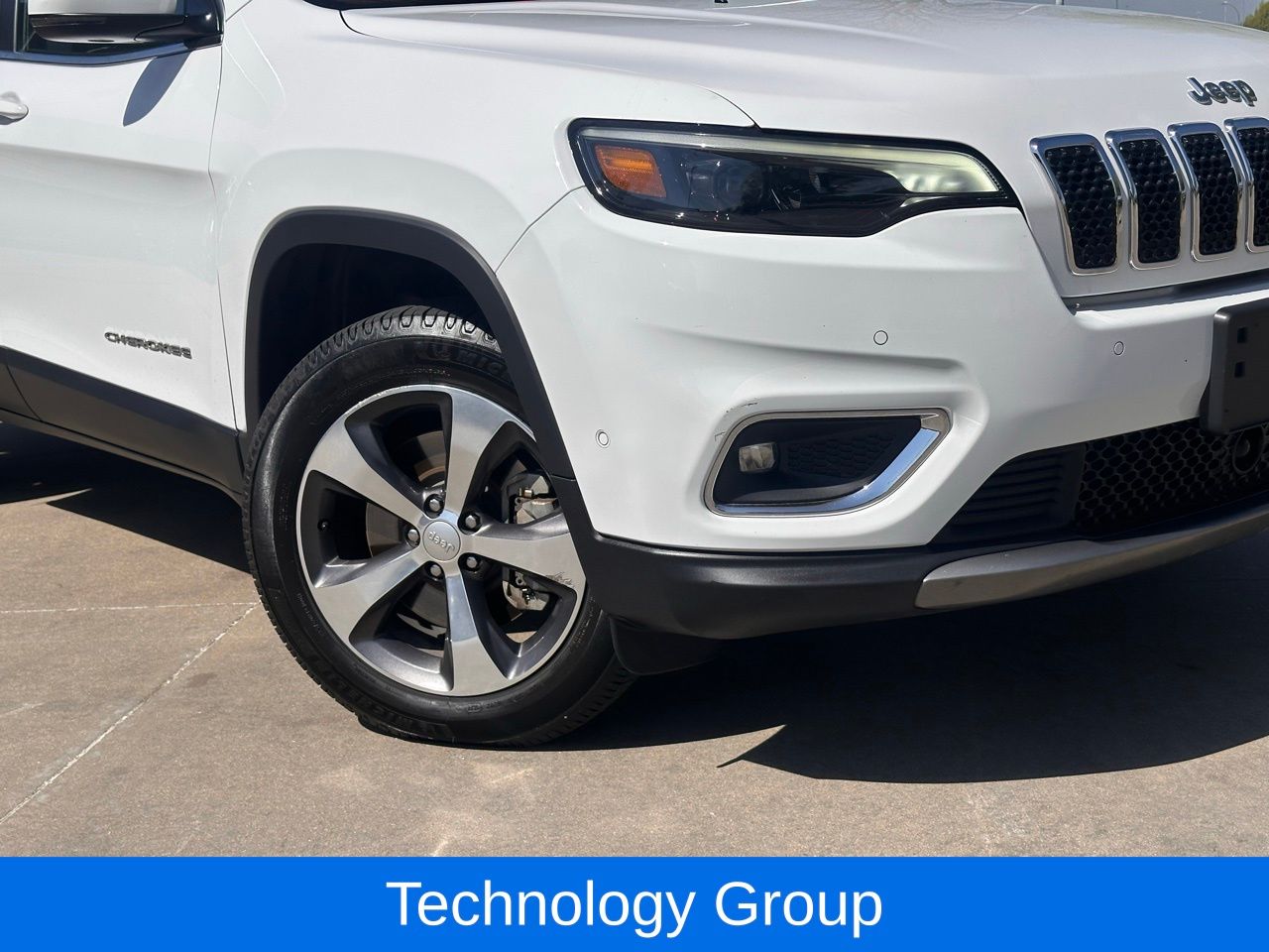 Used 2020 Bright White Jeep Limited image 4