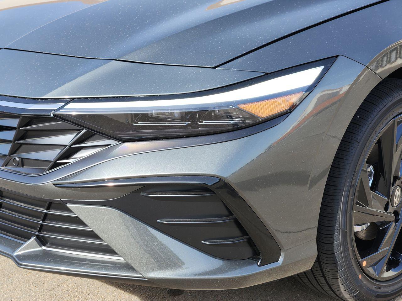 New 2026 A5G Gray Hyundai SEL Sport Premium image 6