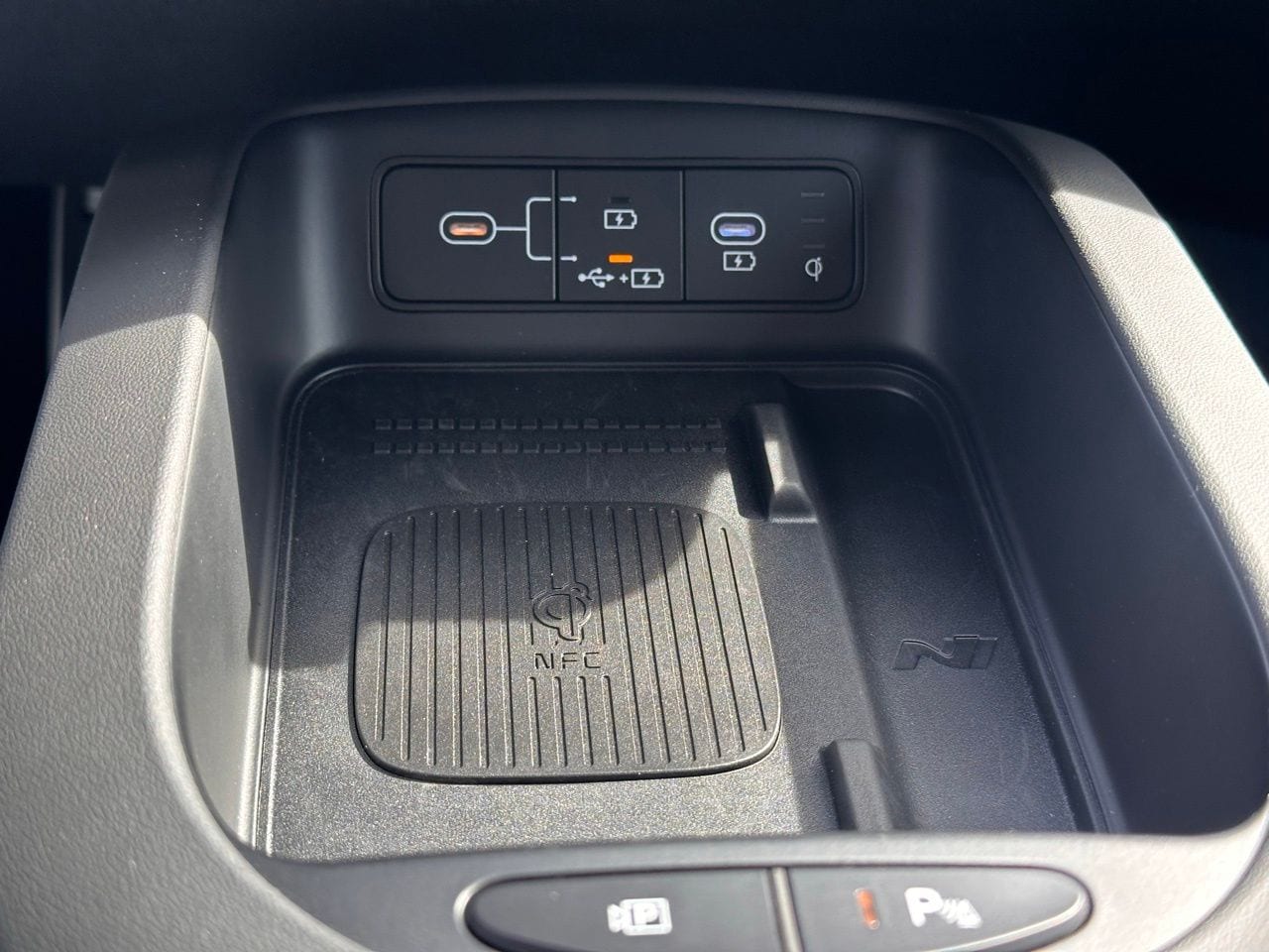 Used 2025 Atlas White Hyundai Base image 34