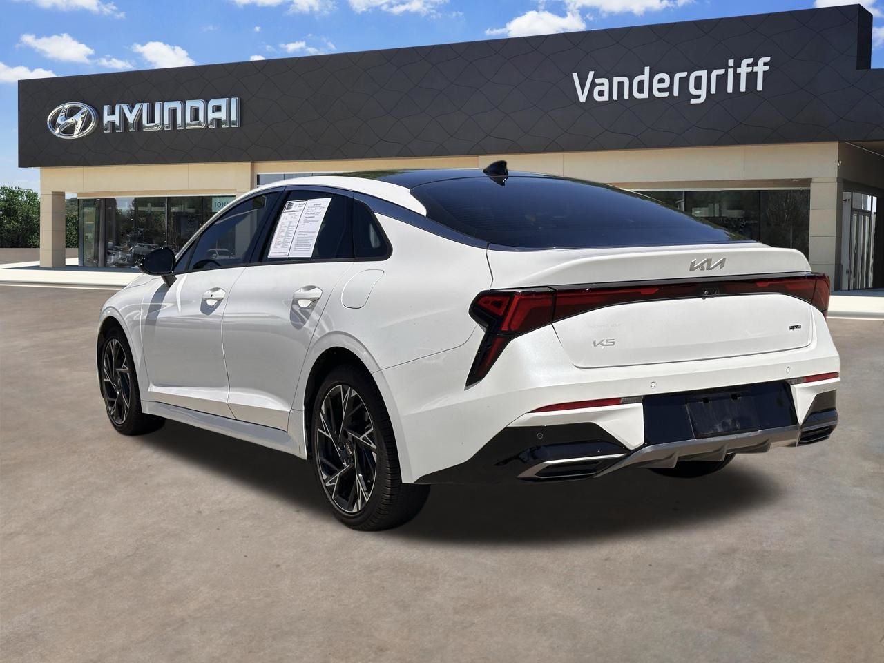 Used 2025 Snow White Pearl Kia GT-Line image 8