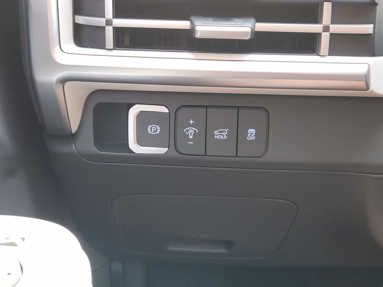 New 2026 W6H White Hyundai SEL image 20