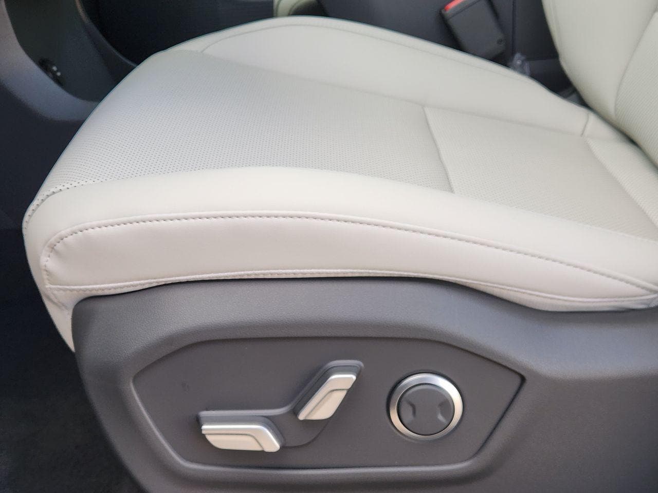 New 2026 Ecotronic Gray Hyundai SEL FWD image 23
