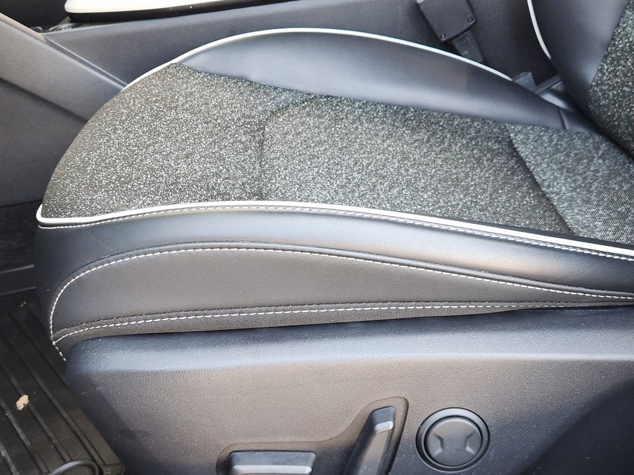 Used 2025 Interstellar Gray Kia GT-Line image 22
