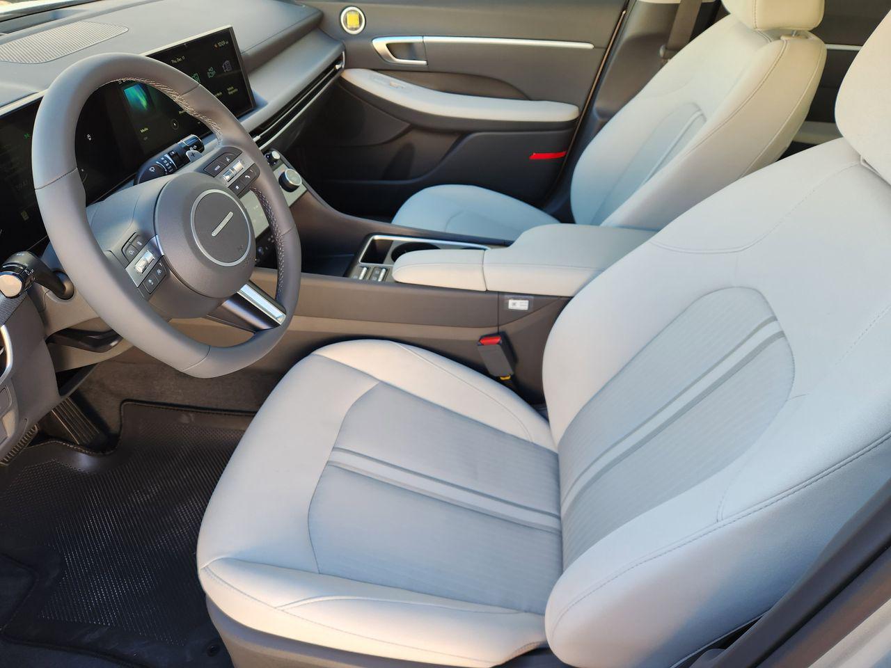 New 2026 Aero Silver Hyundai SEL Sport image 9