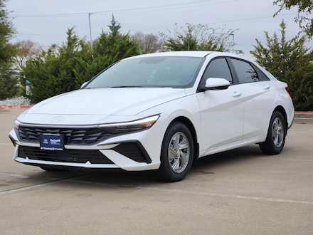 2025 Hyundai Elantra SE Sedan