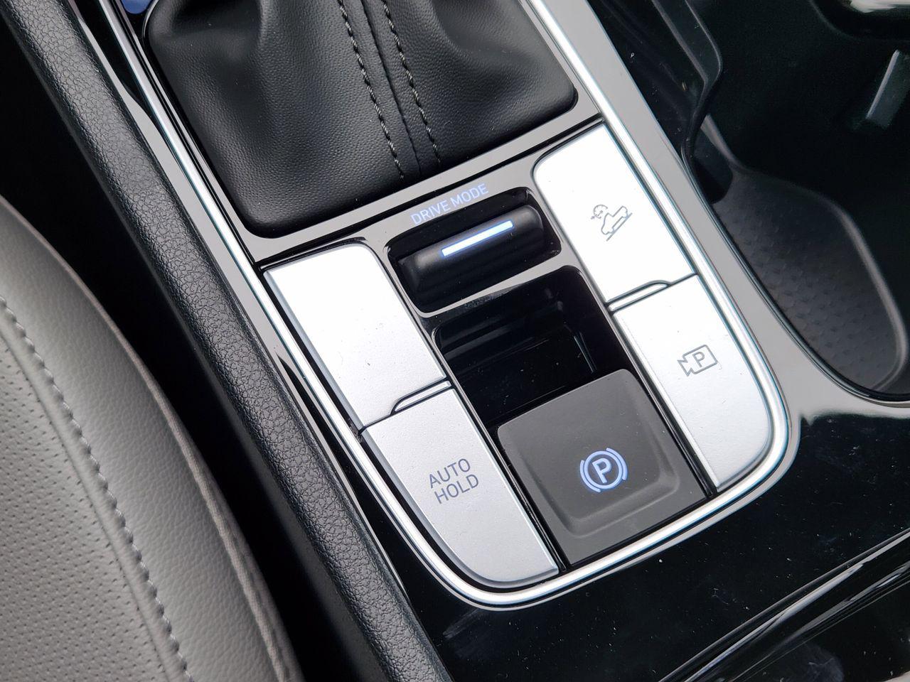 New 2026 SAW White Hyundai SEL FWD image 19