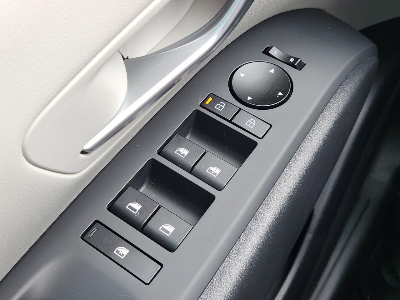 New 2026 R2T Silver Hyundai SEL Premium FWD image 21